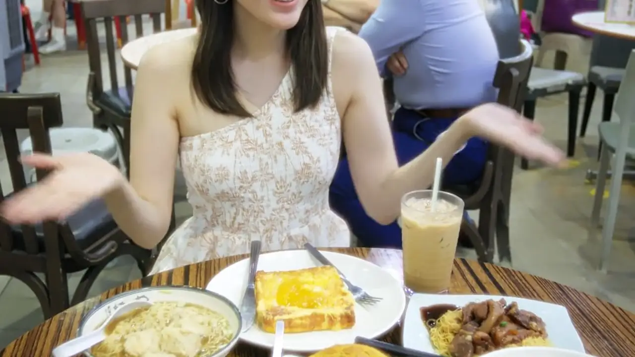 HKTB — 像本地人一樣享用茶餐廳美食